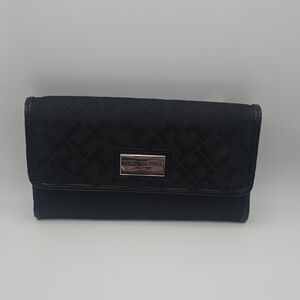 Tommy Hilfiger Black TH Mono W/ Silver Hardware Long Snap Wallet (EUC)🩶🖤🩶